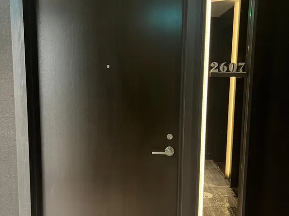 11 Yorkville Ave #2607, Toronto, ON M4W 0B1
