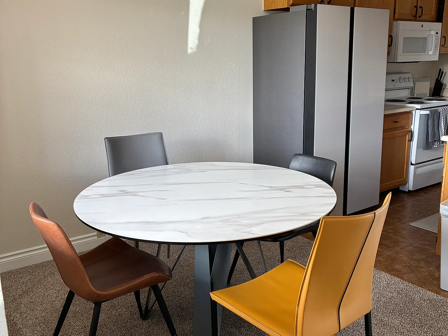 2 bed, 788 sqft, $2,400 — Photo 3