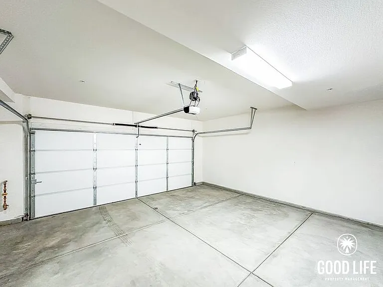 7006 Solara Way — Photo 33