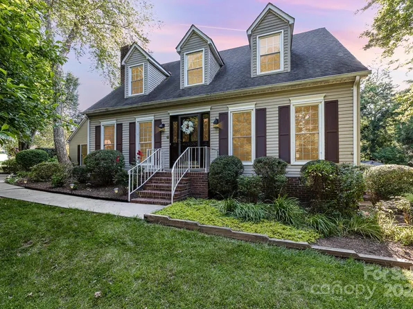 304 Meadow Green Dr, Salisbury, NC 28147