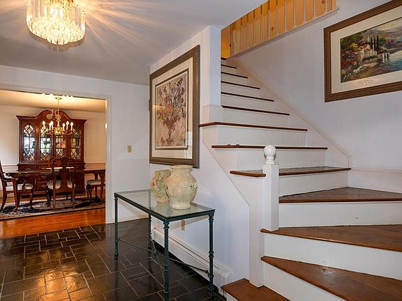 4th image of 3 Klifford Cir