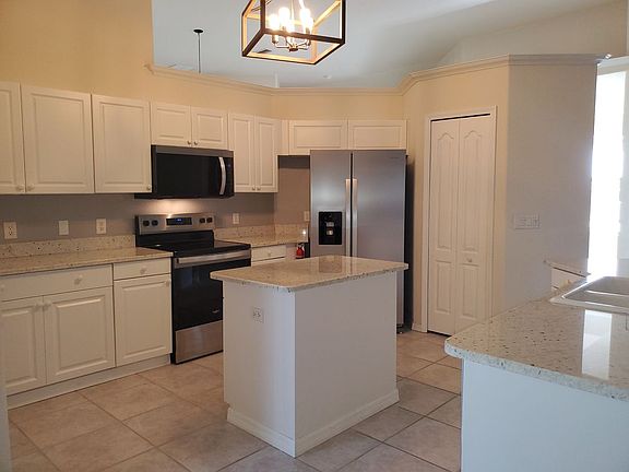 4th image of 1804 Abbeyridge Dr