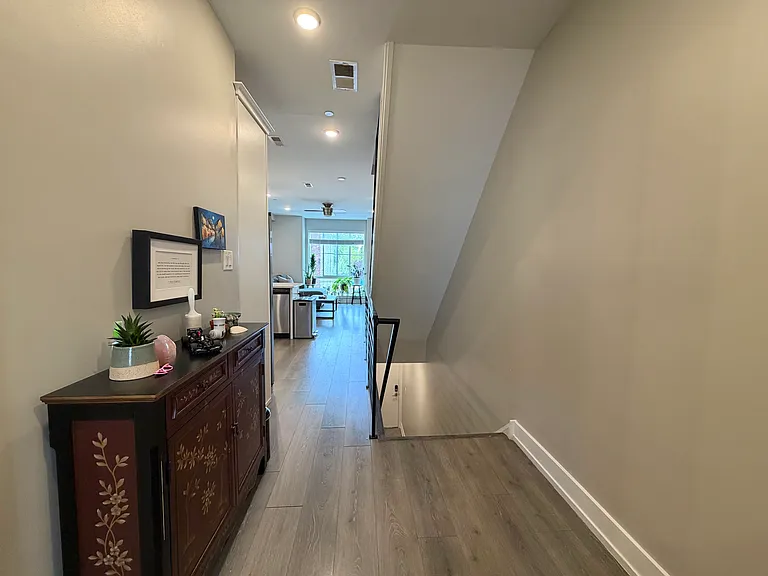 2535 N Howard St #2 — Photo 5