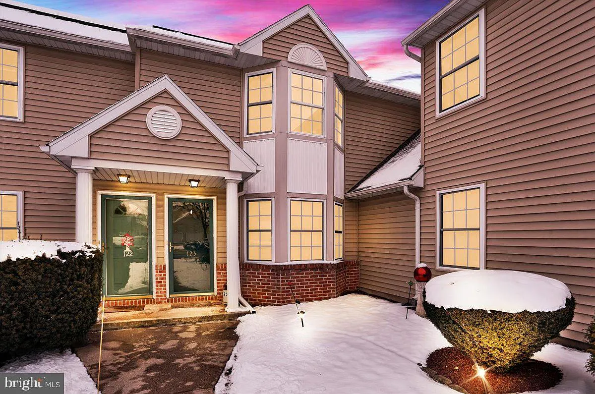 123 Primrose Ln photo 1