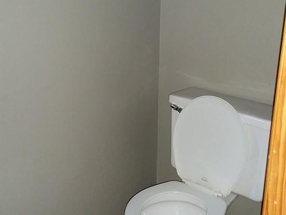 2nd image of 1458 Stratford Ct