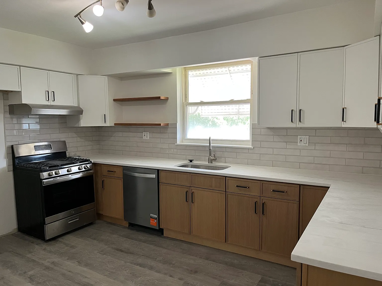 3 bed, 1174 sqft, $2,500 — Photo 3