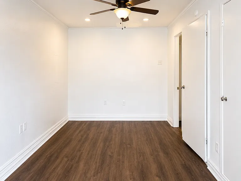 4253 Hartford Dr — Photo 6