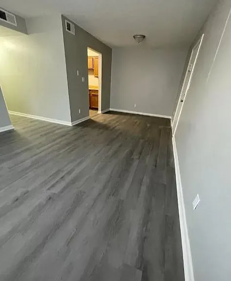 Pecan Manor Apartments — Photo 1