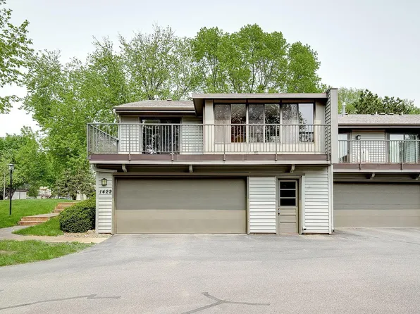 1422 Arden View Dr, Arden Hills, MN 55112