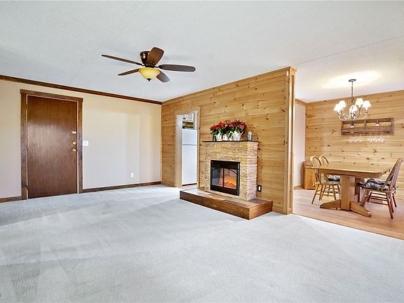 3rd image of 1104 Charlemagne Cir