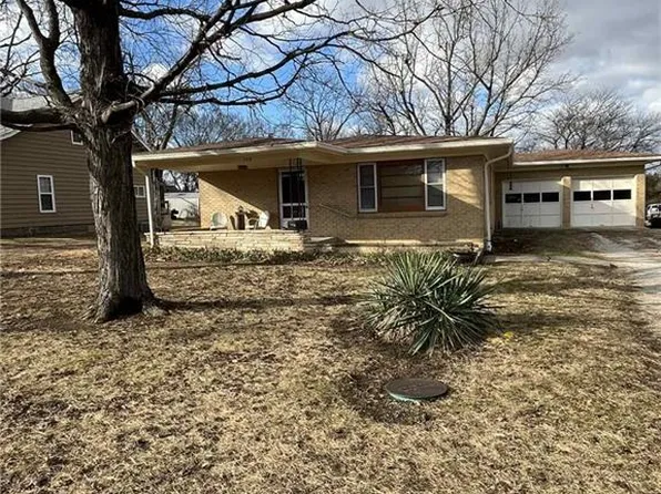 720 N 8th St, Humboldt, KS 66748