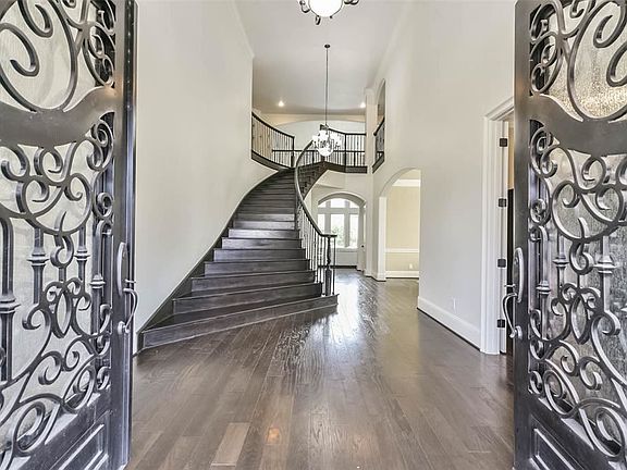 5th image of 46 Blairs Way