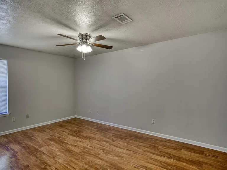 910 Spring Loop #B — Photo 7