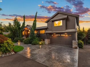 9833 SE Eastview Dr, Happy Valley, OR 97086