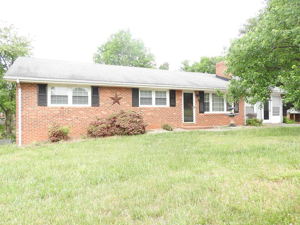 1st image of 450 Aragona Dr