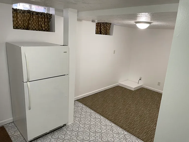 4922 California St #5 — Photo 16