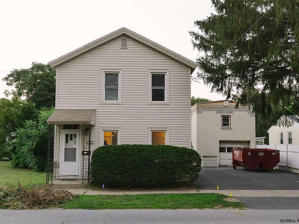 1st image of 139 W Circular St