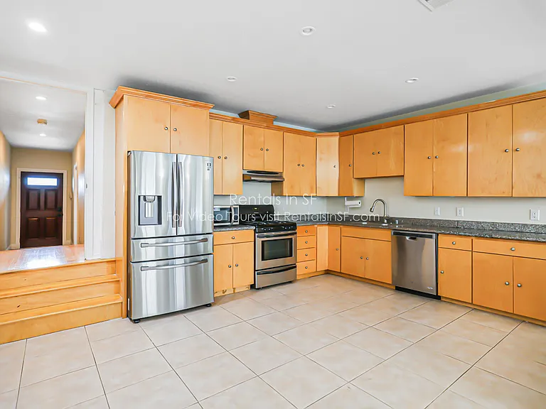 540 Griffith St — Photo 3