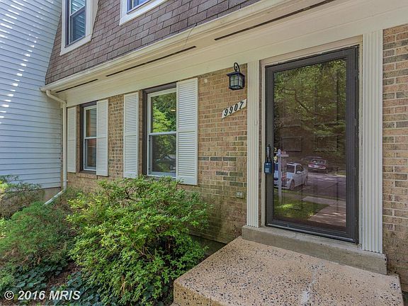 2nd image of 9907 Kingsbridge Dr