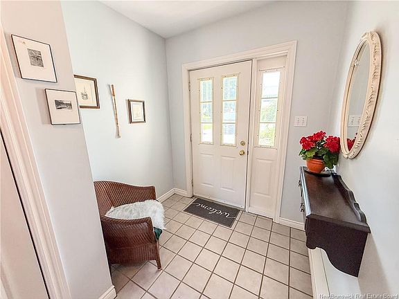 4th image of 11 Clover Ct