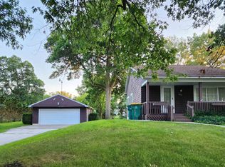 792 Bay Rd, Bay City, MI 48706