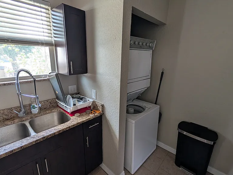 601 W Warren Ave #1/2 — Photo 6