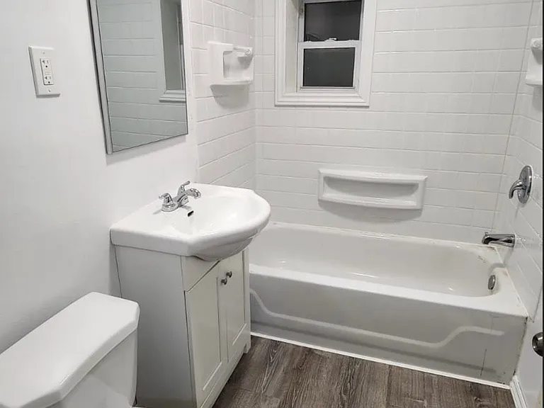 27 Dundas St E #2 — Photo 7