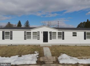 15 Rebecca St, Wernersville, PA 19565