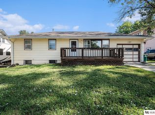 5710 Walker Ave, Lincoln, NE 68507