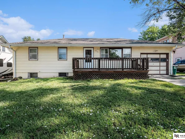 5710 Walker Ave, Lincoln, NE 68507