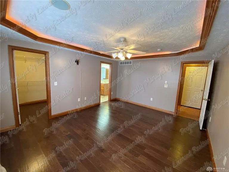 6353 Charlotte Ct — Photo 19