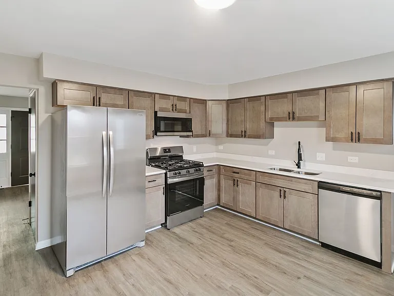 18135 Cherrywood Ln — Photo 6