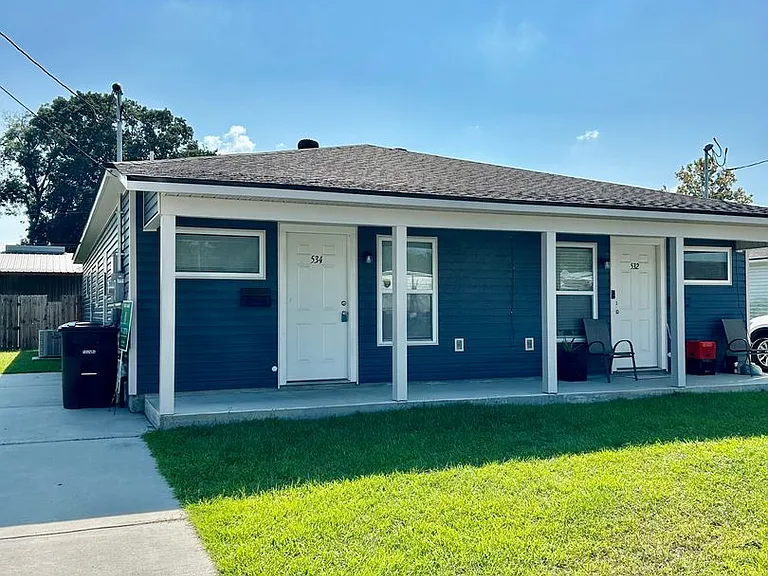 532-34 Live Oak Blvd — Photo 1