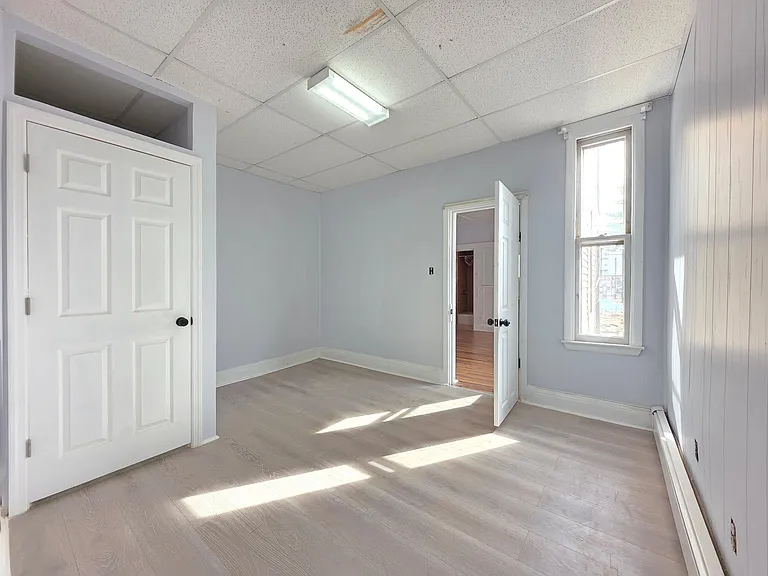 8 Lincoln Ave #1 — Photo 5