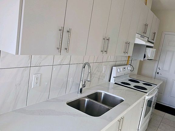 2nd image of 111 Vanier St