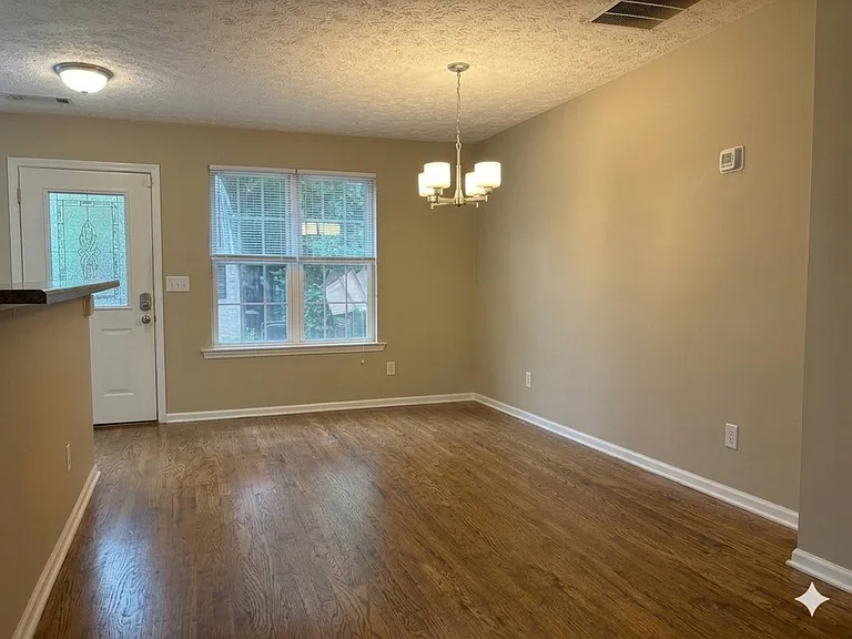 1902 Shawn Wayne Ct SE — Photo 5