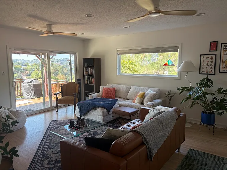 2760 Lompoc St — Photo 2