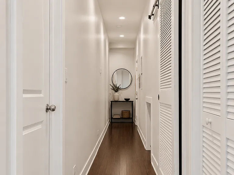 2440 W Iowa St #2 — Photo 5