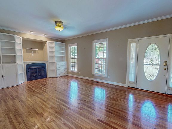 2nd image of 430 Ann Dr