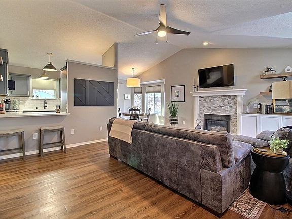 4th image of 2200 E Walnut Creek Ct