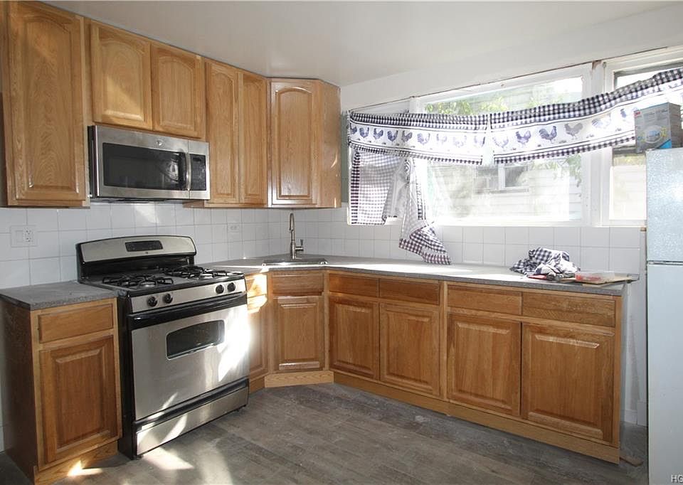 1st image of 136 N 9th Ave #1