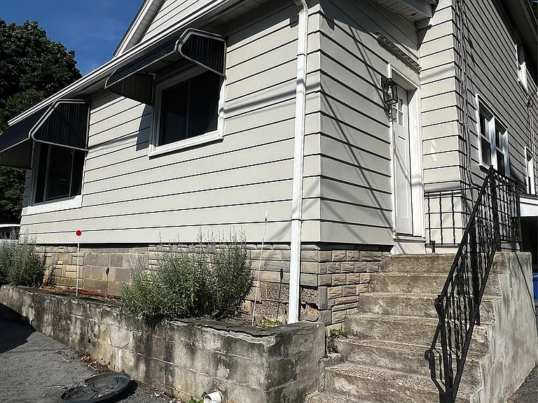 105 Cedar Ave — Photo 10
