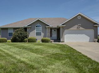 5593 W Lombard St, Springfield, MO 65802