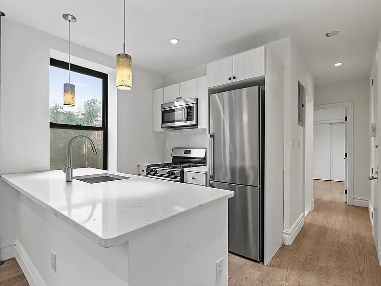 152 Thompson St #5C — Photo 4
