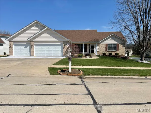 3132 Post Run Dr, O'Fallon, MO 63368