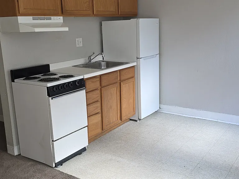 7th Place Apartments — Photo 8