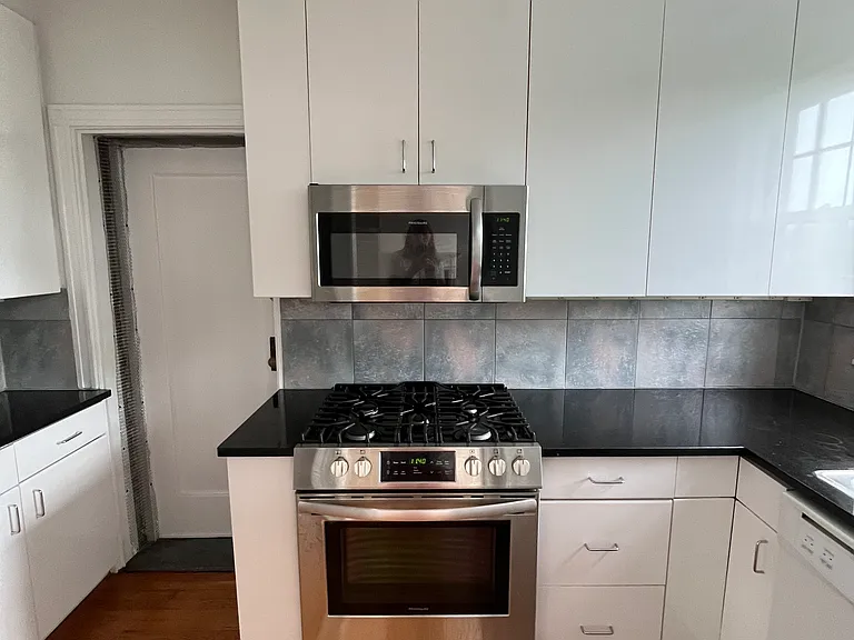 79 Martin St #33 — Photo 13