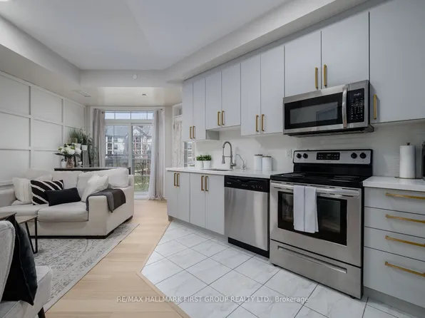 84 Aspen Springs Dr Unit 201, Clarington, ON L1C 0V3