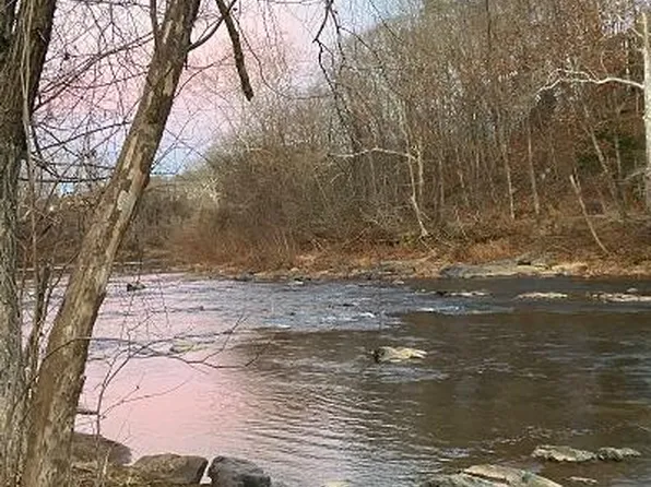 280 Riverbend Dr APT 3F, Charlottesville, VA 22911