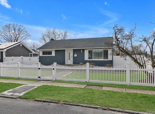 15 Silverpine Drive, Amityville, NY 11701